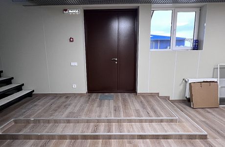 Строительство офиса в каркасном строении из сэндвич панелей