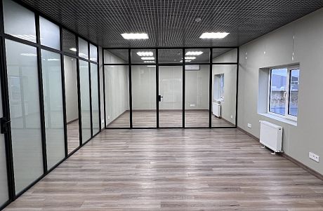 Строительство офиса в каркасном строении из сэндвич панелей