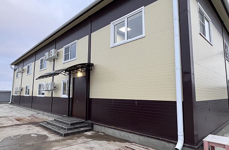 Строительство офиса в каркасном строении из сэндвич панелей